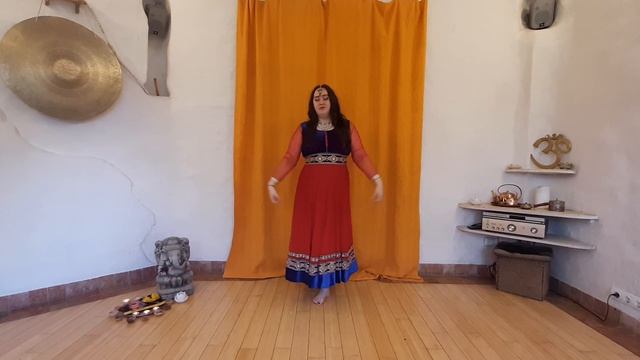 Танцевальная разминка вместе с Universe Dance смотреть онлайн