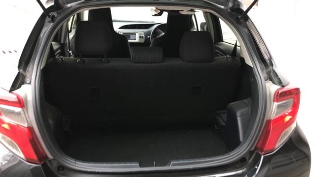 Toyota Vitz 1.0L 2016г., пробег 55000км, оценка 4 смотреть онлайн