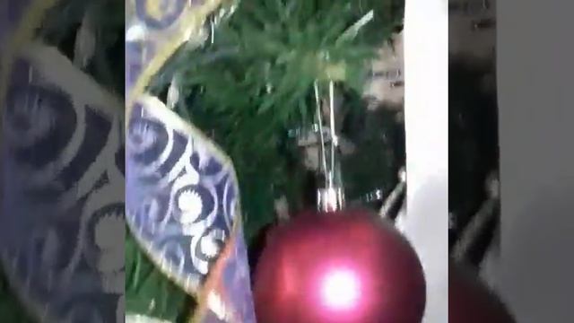 Новогодние игрушки,ёлки и хлопушки)) смотреть онлайн