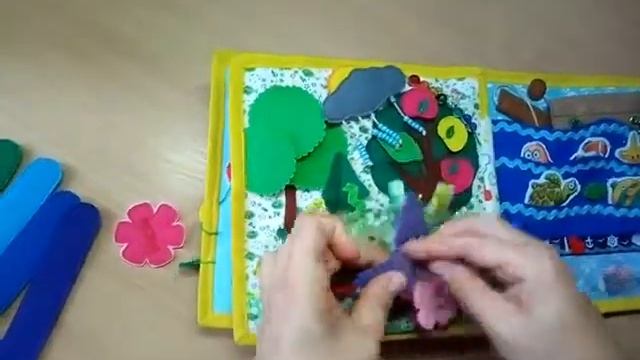 Развивающая книжка из ткани и фетра смотреть онлайн