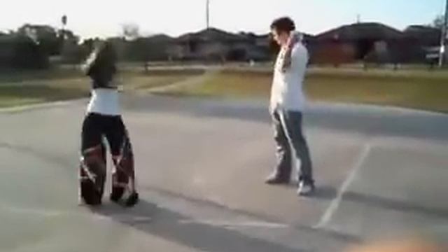 Hardstyle Battle Shuffle vs Jumpstyle.flv смотреть онлайн