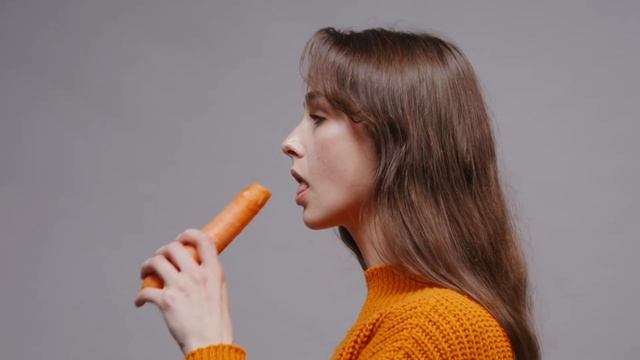 НЕ КОРМИТЕ РАК!!! ЕШЬТЕ ОБЫЧНУЮ МОРКОВЬ. Врачи знают что творит МОРКОВЬ с ТЕЛОМ! смотреть онлайн