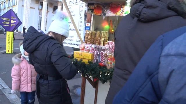 Поездка в Киев. Живем в самом центре. ВДНХ Ледяные скульптуры и горки. смотреть онлайн