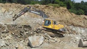 Рыхлитель+ковш+БСМ на экскаваторе Volvo