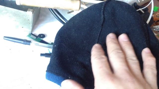 Полевой транзистор и мультиметр.Как найти проводку и электромагнитные поля.Ловит даже шапку. смотреть онлайн