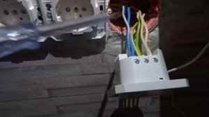 Как установить умную розетку Aqara H2 EU WP-P01D встраиваемую ZigBee в круглый подрозетник с рамкам