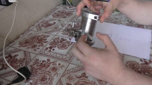 Паук в бардоотводчике.