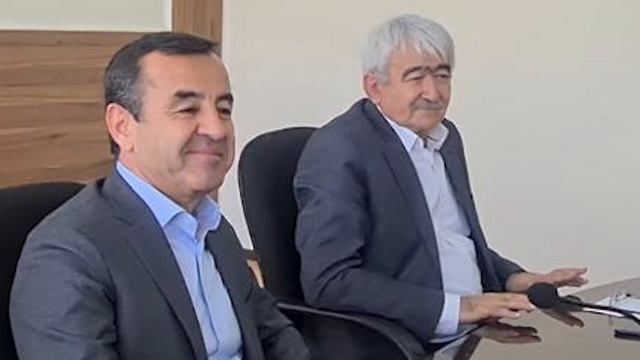 "ПАРВАНДАИ ХОЛИҚЗОДА”: ҶИНОЯТИ САНГИН Ё “ҶАНГҲОИ ЗЕРИ ҚОЛИН” ДАР ДОЛОНҲОИ ҲУКУМАТ? смотреть онлайн