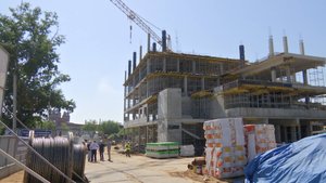 В Октябрьском строят поликлинику на 500 посещений в смену