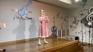 Алиса Королёва (6 лет) - Зайчик под дождем (блокфлейта), 08.10.2023г.