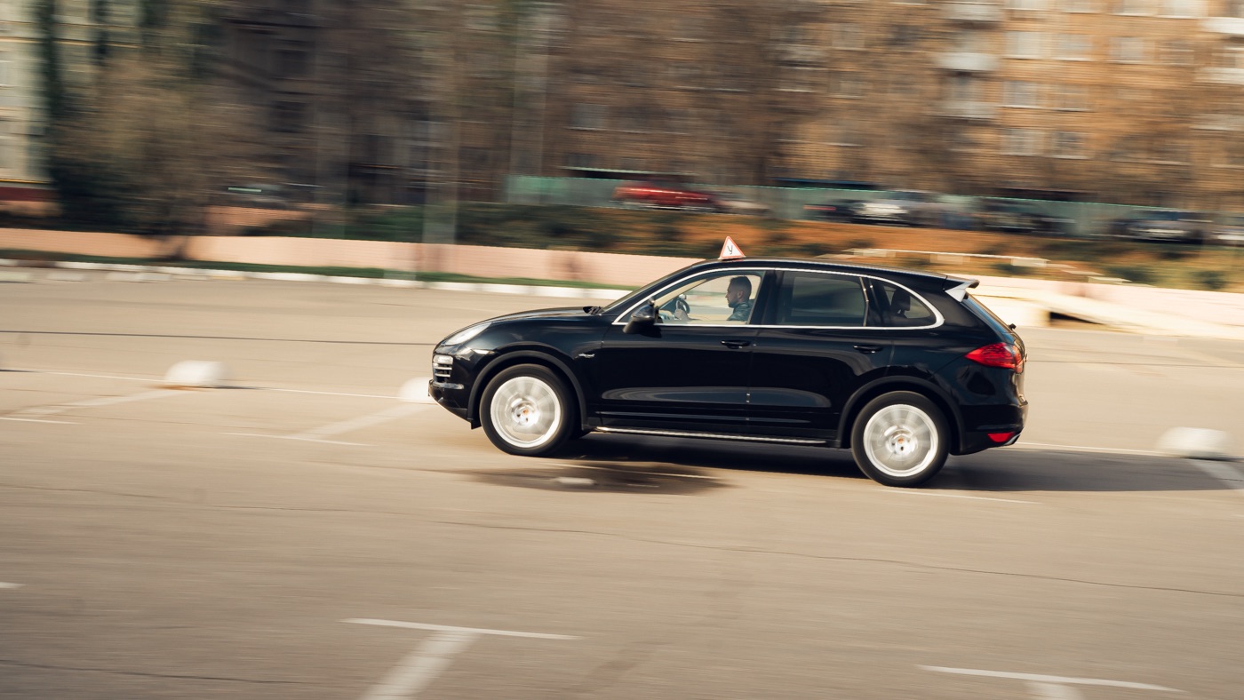 УЧЕБНЫЙ PORSCHE CAYENNE смотреть онлайн