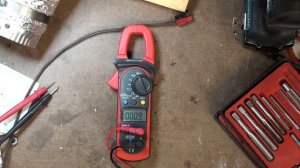 UNI-T UT204A DC Clamp meter overload