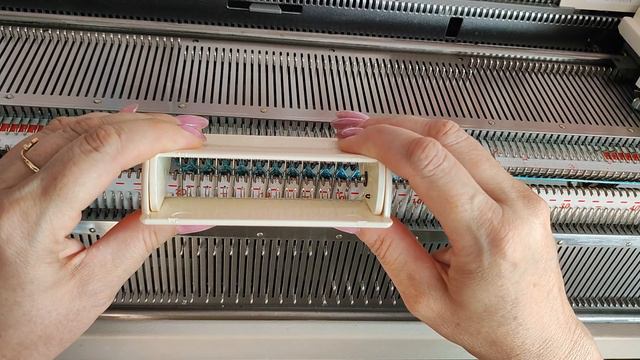 "Крабик" для переноса петель. #машинноевязание