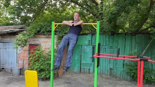 №54.Проверка на выносливость состоит из трех упражнений.Упражнение четыре круга за минимальное врем