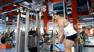 Разгибание рук на верхнем блоке на трицепс