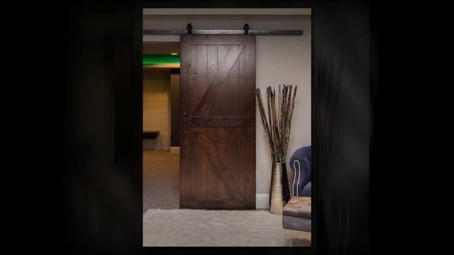 Как выглядят деревянные раздвижные двери под старину