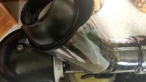 Philips HR1889/70 - Wyciskanie soku z jabłek, jarmużu, pietruszki, limonki, imbiru 2