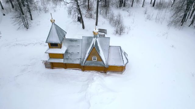 Построен исключительно на пожертвования людей
