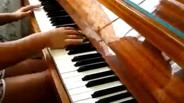 Девочка играет смотреть онлайн