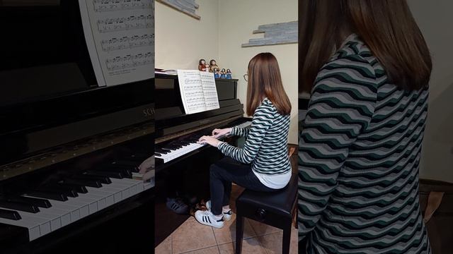 J. S. Bach - Prelude in C Major by Clare piano смотреть онлайн