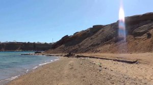 Египет 2015,пляж отеля Sharming inn,старый танк на берегу моря