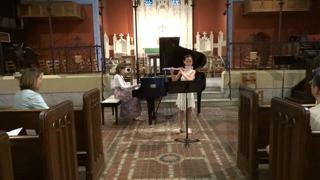Gavotte by J.S. Bach, Hannah Beck, flute & Skyler Simpson, piano. смотреть онлайн