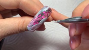 текстура на ногтях . витражный гель .