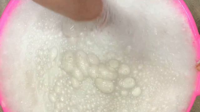 ASMR. Squeezing sponge... washing gel, washing powder and liquid soap. ASMR FOR SLEEP AND RELAX. смотреть онлайн