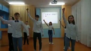 Зажигательный танец учащихся 5-10 классов на "День родной школы"