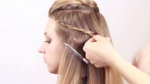 Как украсить распущенные волосы плетением. How to Decorate a Loose Hair via Braiding