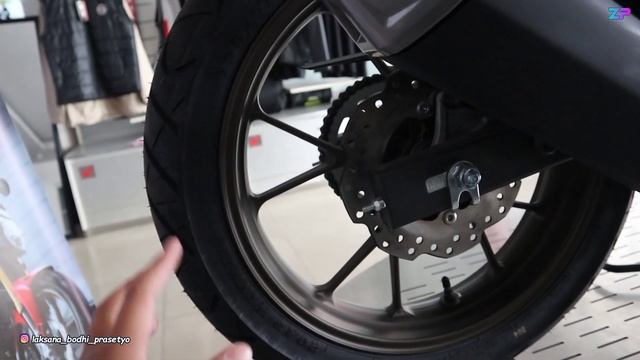 SELISIH 4 JUTAAN‼️ CRF 150L 2022 VS CB 150 R STREETFIRE смотреть онлайн