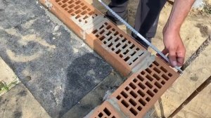 Простой способ проверить угол кирпичной кладки