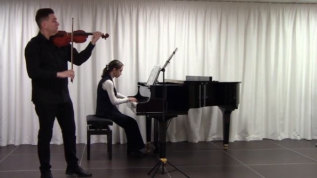 Аджиева Лейла, иллюстратор - Соловьев Н.Н. Ж.Б. Люлли "Гавот и мюзет" смотреть онлайн