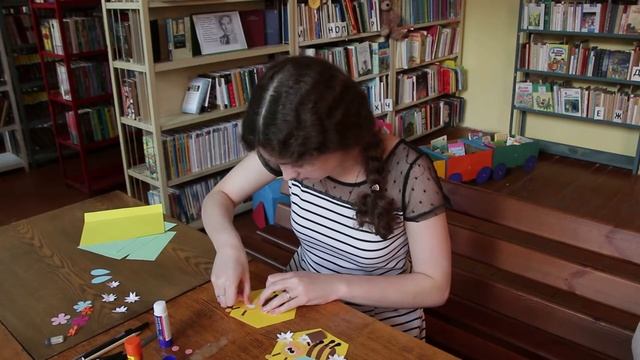 Мастер-класс «Пчёлка на полянке» Сувенир из бумаги смотреть онлайн