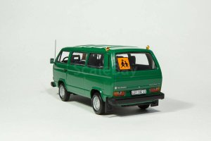 Распаковка: Volkswagen T3 BUS - 1983 - GREEN 1:43 (Minichamps)