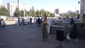 "Безгранично доверяюсь Духу Бога" - песня у ст.М. "Проспект Просвещения"