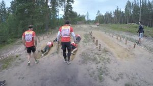 Гонка героев Препятствие колючая проволока и стенка