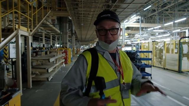 NISSAN В Питере ДЕЛАЮТ РУКАМИ? Роботы Отдыхают. Обзор Завода НИССАН в Санкт-Петербурге смотреть онлайн