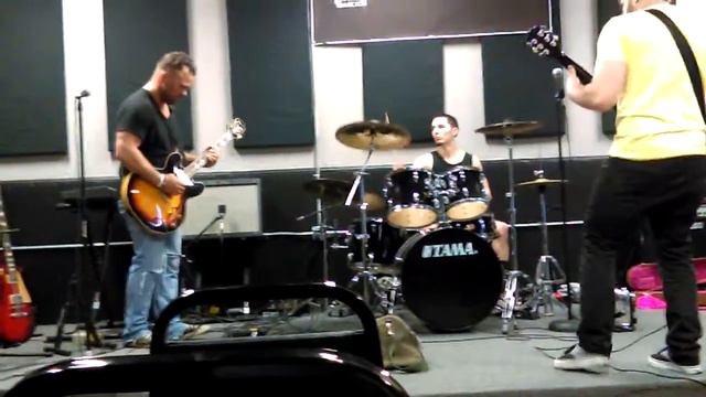 1st fall river jam session tjs music fall river смотреть онлайн