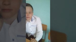 Мальчик по имени Богдан сделал хвостик как у девочки ему 11 лет занимается спортом и делает хвостик