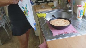 ll часть: Достаем "шарлотку" из духовки через 20 минут...