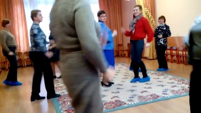 танец зверят у елки смотреть онлайн