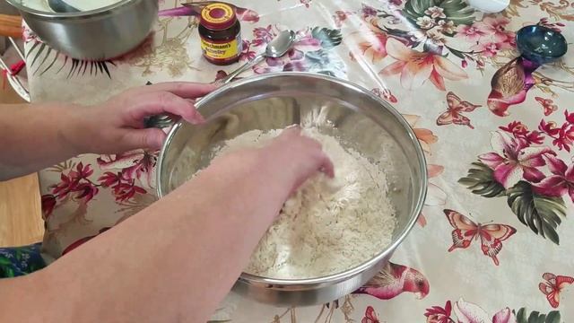 Кислое дрожжевое тесто для пирожков, беляшей, пиццы. Делаем так как бабушка научила.