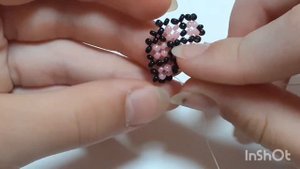 Лапка из бисера в технике крестик! творческий подход