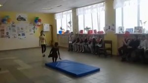 Танец Мы маленькие дети нам хочется гулять