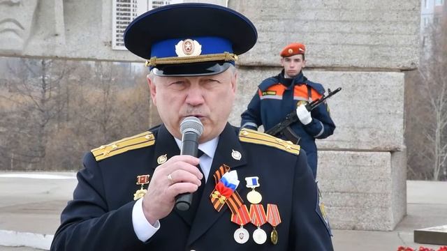[09.05.2021] Возложение гирлянд к памятным местам состоялось во всех районах города