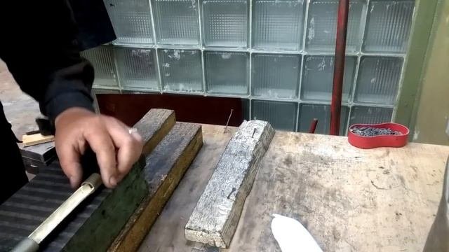 колба для уровня (предположительно двухсоточная)