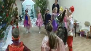 Вход на Новогодний праздник. Танец для подготовительной группы