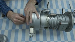 Ремонт паромасляного насоса микроскопа JEOL 5300