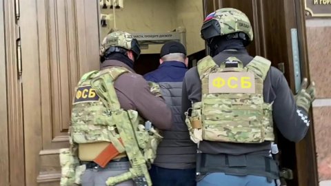 Сотрудники ФСБ РФ провели спецоперацию в Крыму
